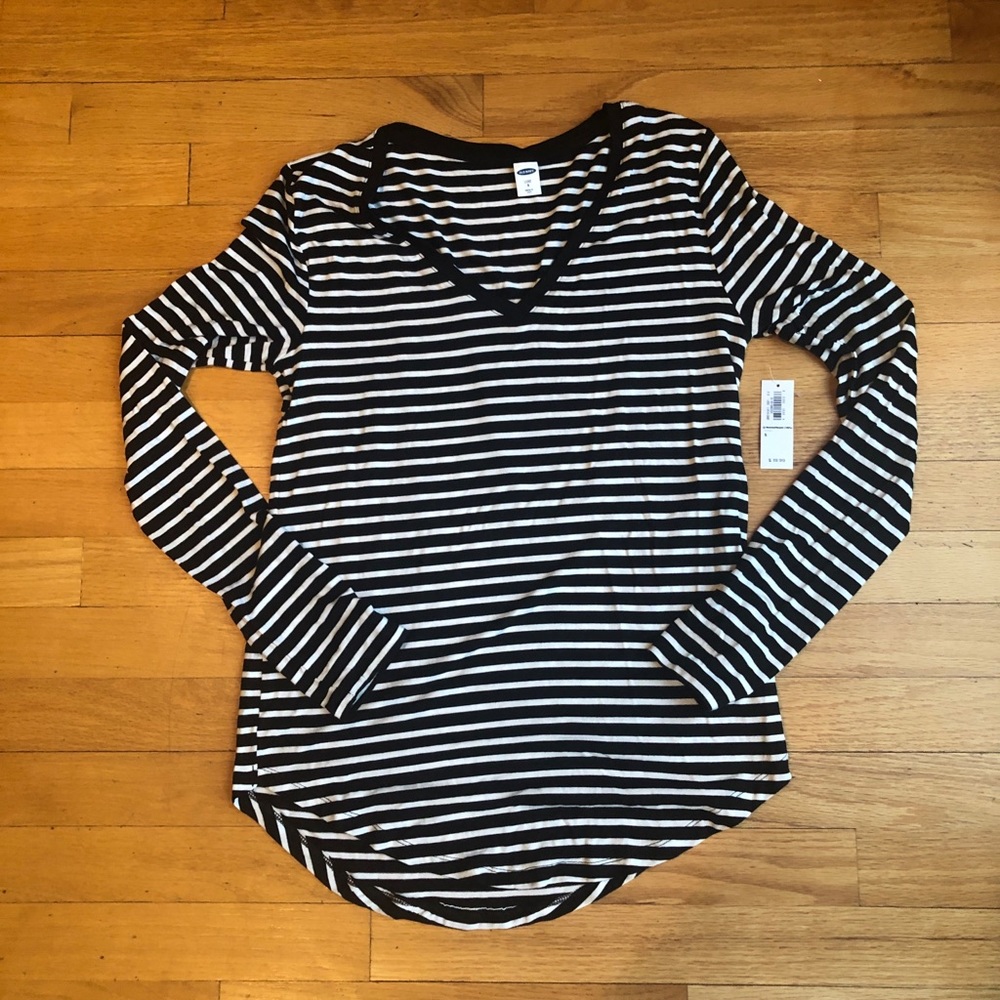 Old Navy Luxe V Neck striped top. NWT